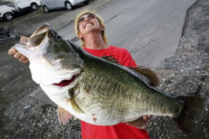 Biggest Bass Ever Caught_World Record Manabu Kurita